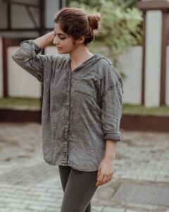 Athmiya Instagram - A little deeper
A little softer
A little better 

Hearts @abhimanue_k_raju @abhijith_td @_carefree_cutz_ @vaisakh_karun @sulthana.razak