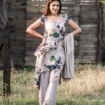 Athulya Ravi Instagram - New vibe 💕 #sunset #grass #fiftyshadesofgrey #loveandlove #bliss #blessed #saturdayvibes Outfit @sahilkochharofficial 👗 Stylist @manogna_gollapudi 💕 M&H @arupre_makeup_artist ❤️ Earrings @deepagurnani 💓 Clicked @screamstudiosbyharsha 📸