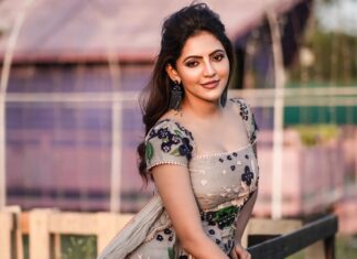 Athulya Ravi Instagram - New vibe 💕 #sunset #grass #fiftyshadesofgrey #loveandlove #bliss #blessed #saturdayvibes Outfit @sahilkochharofficial 👗 Stylist @manogna_gollapudi 💕 M&H @arupre_makeup_artist ❤️ Earrings @deepagurnani 💓 Clicked @screamstudiosbyharsha 📸