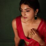 Avantika Mishra Instagram - Manas ekam, vachas ekam, karmanyekam, mahatmanam. 💫 Styling @priyankaarik Photography @pranav.foto Saree @_deepthee_ Jewellery @arikatelier Makeup @sanjumakeupartistry Hair @aishu_makeup_hairstyle