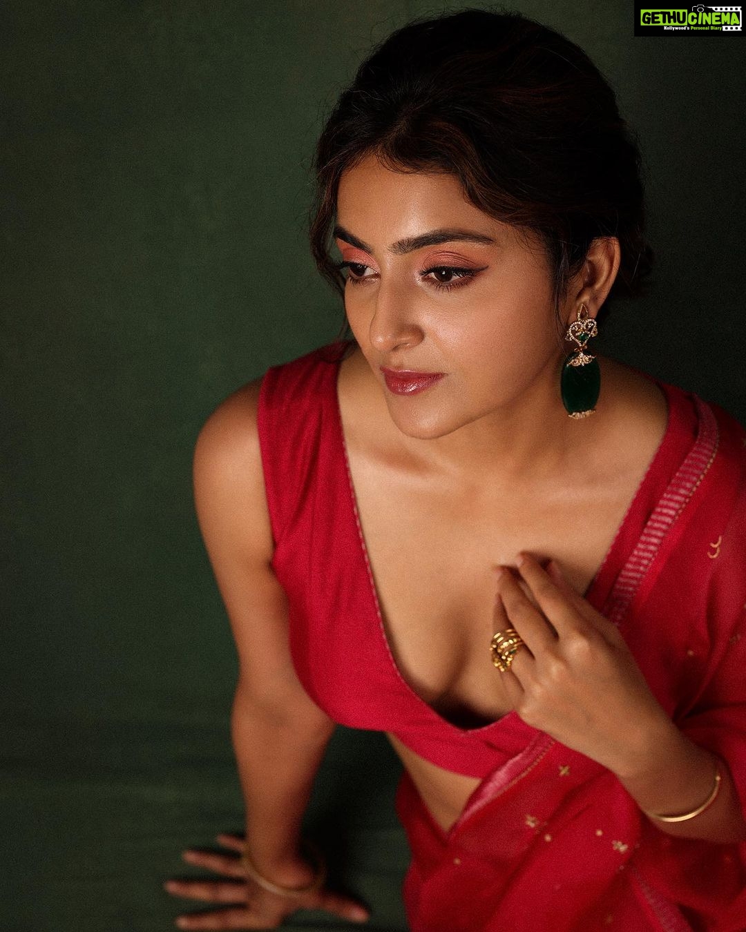 Avantika Mishra Instagram - Manas ekam, vachas ekam, karmanyekam, mahatmanam. 💫 Styling @priyankaarik Photography @pranav.foto Saree @_deepthee_ Jewellery @arikatelier Makeup @sanjumakeupartistry Hair @aishu_makeup_hairstyle
