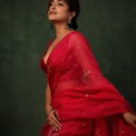 Avantika Mishra Instagram - Manas ekam, vachas ekam, karmanyekam, mahatmanam. 💫 Styling @priyankaarik Photography @pranav.foto Saree @_deepthee_ Jewellery @arikatelier Makeup @sanjumakeupartistry Hair @aishu_makeup_hairstyle