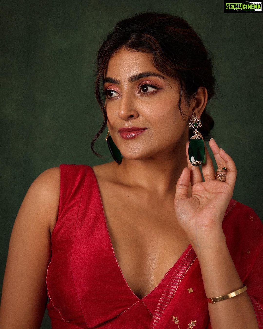 Avantika Mishra Instagram - Manas ekam, vachas ekam, karmanyekam, mahatmanam. 💫 Styling @priyankaarik Photography @pranav.foto Saree @_deepthee_ Jewellery @arikatelier Makeup @sanjumakeupartistry Hair @aishu_makeup_hairstyle