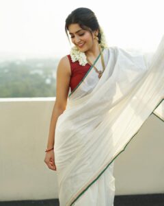 Avantika Mishra Instagram - 🤍🍚🌸 . . Shot and styled by my Malayali duo @dxgphotographer @keerthysampath 🤗 Saree and jewellery by @avyaali Makeup by @luxefacebyanitha Hair by @makeupbyshyamala #Onam2023