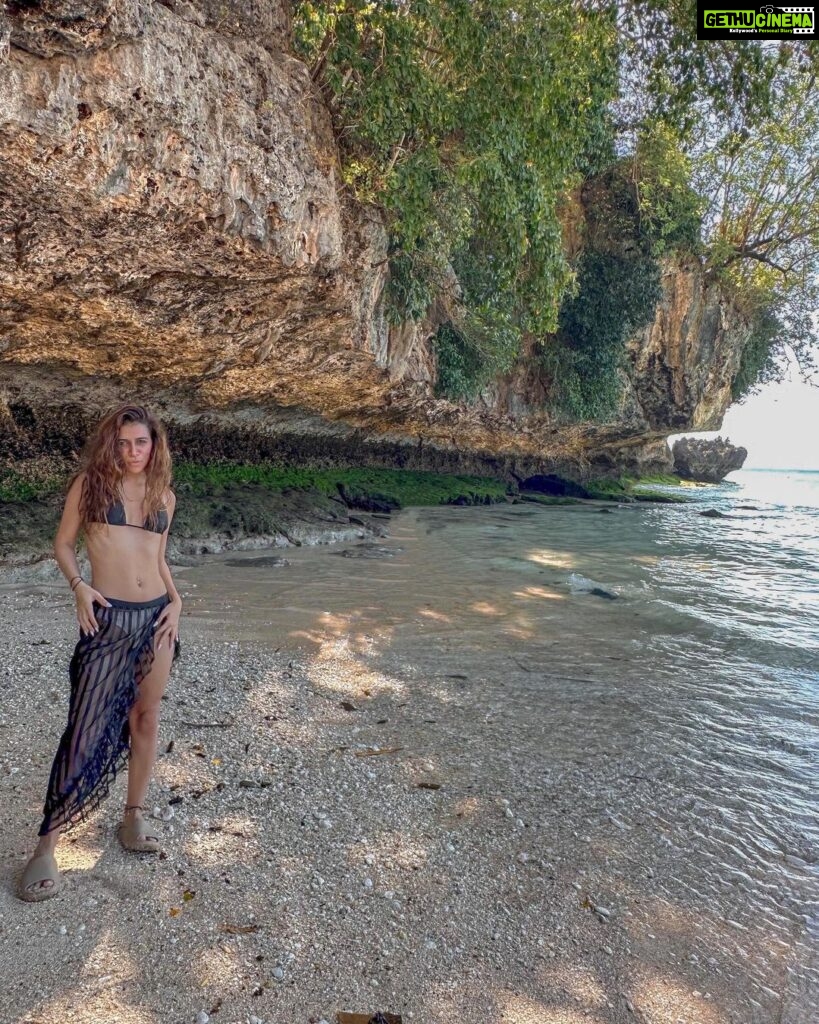 Benafsha Soonawalla Instagram - Baliii Padang Padang Beach, Uluwatu, Bali