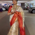 Bhagyashree Instagram – Durgapujo Taiyaar !

While its the fevor of dandiya/garba in many states, the durga pujo is celebrated with just as much aplomb. Here’s wishing you all a happy Ashtami

#incredibleindia #festivalsofindia #festivewear #festivevibes #traditional #traditionalwear #saree #sarilove #durgapuja 
Styled by @krishi1606