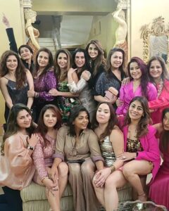 Bhagyashree Instagram - Bling it on !

Birthday girls @malzkhan @molly.rana.bahl #friends #funwithfriends #aboutlastnight #bling