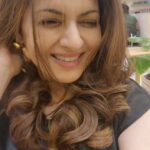 Bhagyashree Instagram – Hazelnut 

#weekendvibes #curls
#hairstory #hazelnut #hairfeels 
@sorinspasalon @kiranbawaofficial