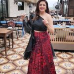 Bhagyashree Instagram - And lets roll...... #shootmode #shoot #groove #letsdothis 📷 @pinkiemakhijani 👗@mohini__chabria Styled by @roshni0819