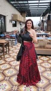 Bhagyashree Instagram - And lets roll...... #shootmode #shoot #groove #letsdothis 📷 @pinkiemakhijani 👗@mohini__chabria Styled by @roshni0819