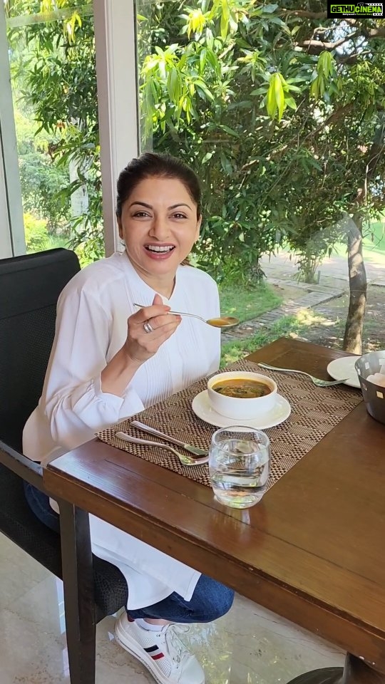 Bhagyashree Instagram - #tuesdaytipswithb Soup for the soul... Rasam ! It is also a soup to combat cough n cold. Packed with nutrients, it is something that can be savoured during atleast one meal through the monsoons. Food for thought indeed. #healthytips #health #homeremedies #everydaytips #vitamins #healthfood #diet #weightloss #foodhacks #foodoftheday #nutrition #healthyfood #healthhacks #goodhealth #eatwell #nutritious #coldremedy #coughremedy