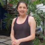 Bhagyashree Instagram - #tuesdaytipswithb Lower back stiffness? You need to try this exercise ... the scorpion twist. Lift your leg, then bend and twist to touch it to the opposite arm. Slow and steadily you will open up your back, smoothen out the tightness in your hipflexors, and make your abductors more flexible and be able strengthen your glutes. #functionaltraining #workout #workoutmotivation #coreworkout #exercise #corestrength #legworkout #workoutmotivation #fitnessmotivation #bestrong #fitness #domorebemore #exercise #muscles #health #flexibility #mobility #strengthtraining
