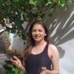 Bhagyashree Instagram - #tuesdaytipswithb I cannot say it often enough but its true, 'Movement is Medicine' Keep yourself active and you will be happier. Exercising increases endorphins and gives you a happier state of mind. It doesn't matter what you do, as long as you do it.😇 Mix it up, try something new, play a game, learn a sport, swim, walk, run, hit the gym, do yoga, dance.. the options are plenty.... just don't give up. Moving your body keeps it young. It keeps your body agile, flexible and healthy. #functionaltraining #workout #workoutmotivation #coreworkout #exercise #corestrength #legworkout #workoutmotivation #fitnessmotivation #bestrong #fitness #domorebemore #exercise #muscles #health #flexibility #mobility #strengthtraining