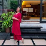 Bhagyashree Instagram - Its coffee time ! #coffee #coffeeandme #coffeelover #backhome #chillvibes Stylist - @roshni0819 Outfit - @swtantraofficial X @entertainmenttleo9