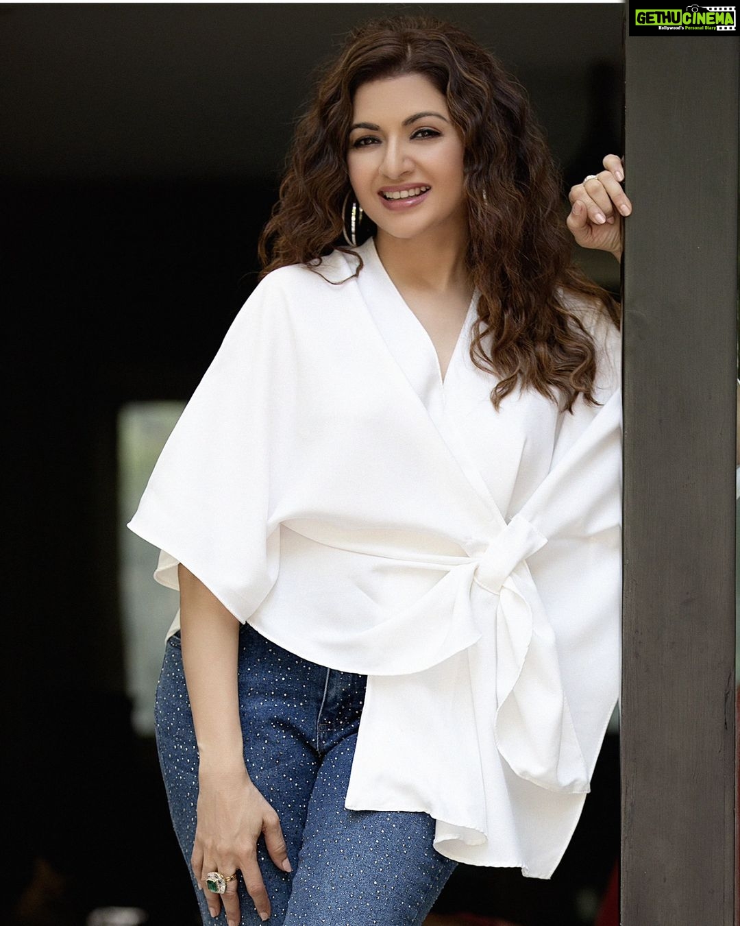Bhagyashree Instagram - I believe...in magic, in angels, in new beginnings, in unwritten stories, in adventures, in imperfections, in my heart's desires and my mind's imaginations....I believe in ME !! I meet many people who have crumbled, changed compromised, conceded to accept circumstances that severed their dreams, ambitions, passion and even their hopes. But I tell them to gather strength from a simple belief in themselves. You don't need others to validate who you are and want to be. When one door closes, another opens. Whatever happens was meant to be, but that should not destroy your vision or ability. Decisive disciplined determination that is dedicated n diligent will always bear fruit. The MAGIC of BELIEF. #bethewomanyouwanttobe #believeinyou #beyourownkindofbeautiful #believeachieveinspire #believe
