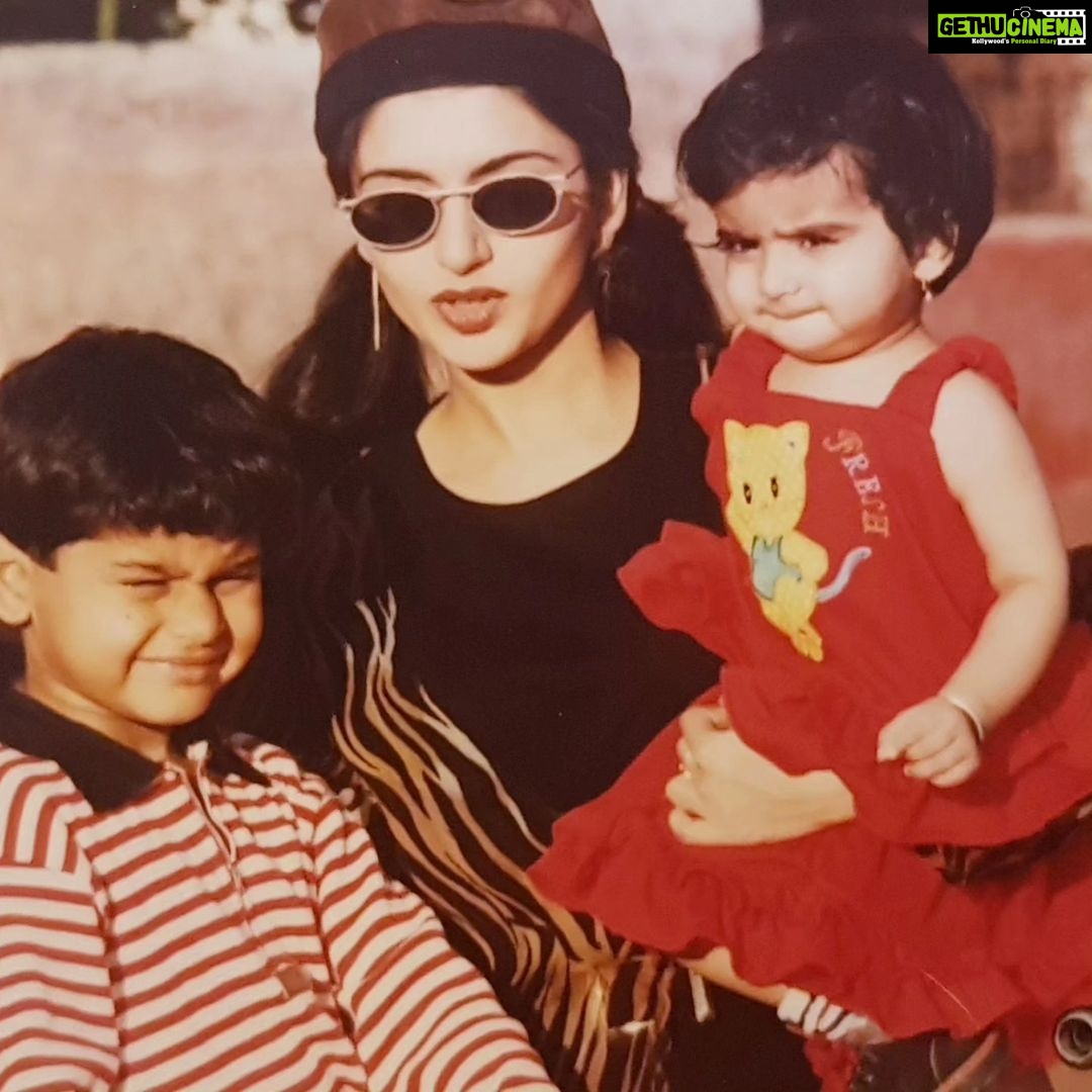 Bhagyashree Instagram - #throwbackthursday Some vivid memories still flock my mind.. the best are always with me, all the time. Sometimes I wish I could rewind The crazy fun filled times left behind. Now focused goals, takes up their time Just as much as memories take up mine. Love my babies @abhimanyud @avantikadassani #memories #funtimes #momentsintime