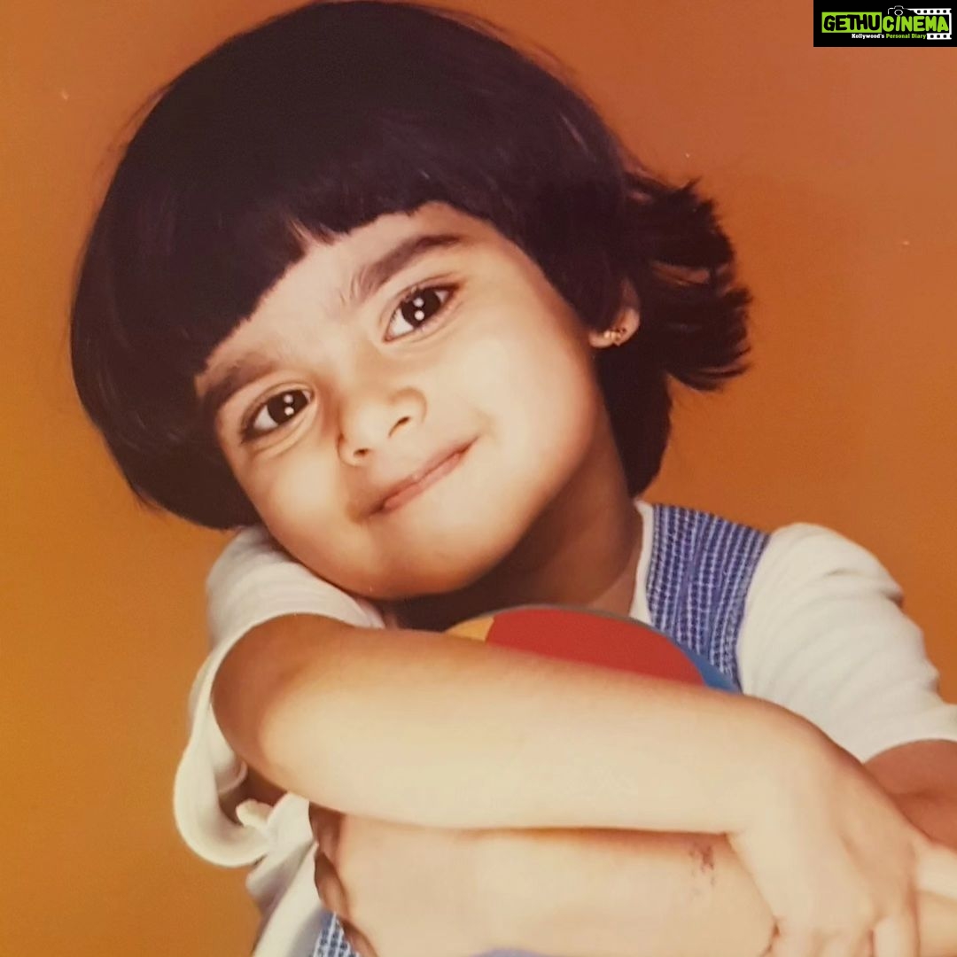 Bhagyashree Instagram - #throwbackthursday Some vivid memories still flock my mind.. the best are always with me, all the time. Sometimes I wish I could rewind The crazy fun filled times left behind. Now focused goals, takes up their time Just as much as memories take up mine. Love my babies @abhimanyud @avantikadassani #memories #funtimes #momentsintime