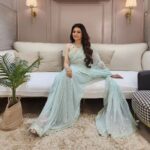 Bhagyashree Instagram - शुक्रिया की आप सब ने मुझे इतना प्यार दिया 🙏❤️ #kbkj #loveforyou #memories #flashback #bts @makeupartistkarishmabajaj @vhairforu @houseofneetalulla Styling - @rochelledsa & @anishagandhi3