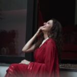 Bhagyashree Instagram - Laali ❤️ . . . Outfit - @nitikagujralofficial Styling - @rochelledsa & @anishagandhi3 #colormehappy #redismycolor #colorofmylife #redcarpet #filmfare