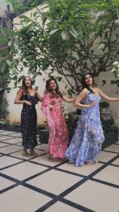 Bhagyashree Instagram - This one is for you @beingsalmankhan Wish you all the love and success for #kisikabhaikisikijaan #lovealways #salmankhan #friendsforever #friendshipgoals @avantikadassani @heshachimah