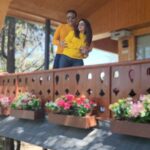 Bhagyashree Instagram – Usse nachne ka shauk tha… aur hume nachana aata tha… 🤪

#sundayshenanigans #trending #songoftheday #famjam #reelfeel @himallay27 @abhimanyud @avantikadassani