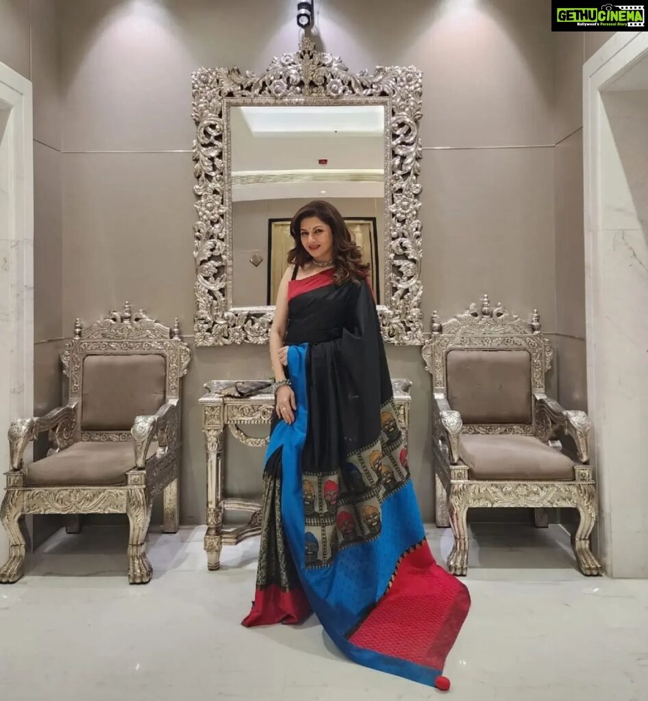 Bhagyashree Instagram - Treasure the weaves of India. Made from the finest silk, this Assamese sari is one of my favourites. #saree #sari #shinebright #bebeautiful #weavesofindia #sareelove #traditional #lovethelook #dressedup #bts #shimmernshime #weavers #incredibleindia #beyourownkindofbeautiful @sanjukta_dutta_