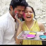 Bhagyashree Instagram – Missed my bachhas this Holi
Flashback mode!

@abhimanyud 
@avantikadassani 
#holi #flashback #festivevibes #festivalsofindia