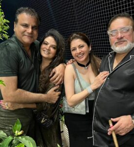 Bhagyashree Instagram - Matcha !
.
My matchas❤️
#friendslikefamily #friendshipgoals #friendsforever