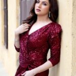Bhagyashree Instagram - Lady in red ! . . 📷@pinkiemakhijani 💄@makeupartistkarishmabajaj 💇‍♀️ @vhairforu Outfit - @houseofneetalulla Jewellery - @goldsmiths_jewellery Styling - @rochelledsa & @anishagandhi3 Styling Assistant - @mannatbhallaa #glam #red #redgown #fitnfabulous #beautful #beyourownkindofbeautiful #bethewomanyouwanttobe