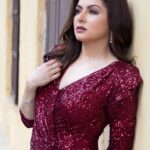 Bhagyashree Instagram - Lady in red ! . . 📷@pinkiemakhijani 💄@makeupartistkarishmabajaj 💇‍♀️ @vhairforu Outfit - @houseofneetalulla Jewellery - @goldsmiths_jewellery Styling - @rochelledsa & @anishagandhi3 Styling Assistant - @mannatbhallaa #glam #red #redgown #fitnfabulous #beautful #beyourownkindofbeautiful #bethewomanyouwanttobe
