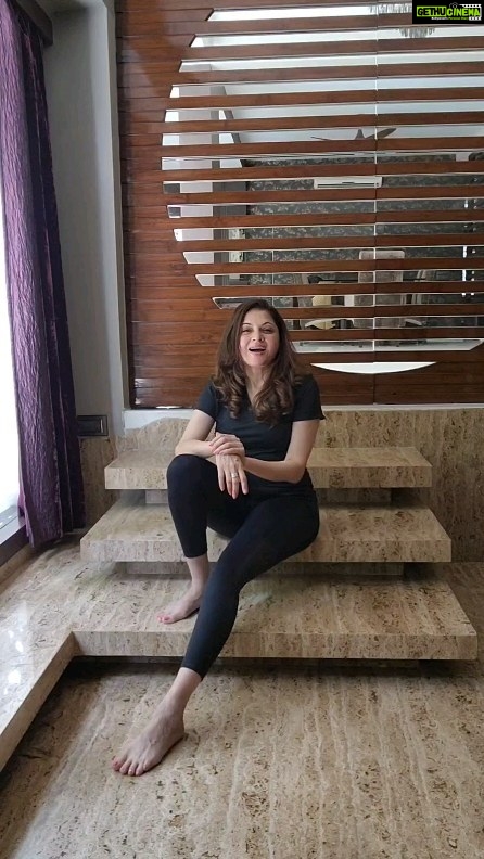 Bhagyashree Instagram - #tuesdaytipswithb Bunions ! For the longest time I didnt even know I had them or even why they happen... but learning about them I have learnt to avoid the pain. These are simple exercises done everyday that could help you alleviate your suffering. Hope they help. Long hours of standing, wrong posture while standing/walking and closed shoes are some of the causes for bunions to appear... so try and reduce them. #bunions #exercises #tipsforhealth #painreduction #painmanagement #painfreeliving