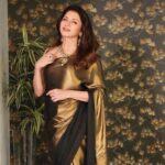 Bhagyashree Instagram - Gold ! #saree #sari #shinebright #bebeautiful #gold #goldsari #sareelove #lovethelook #dressedup #shimmernshime #beyourownkindofbeautiful