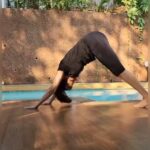 Bhagyashree Instagram - #tuesdaytipswithb Hip mobility can be a challenge due to various factors like age, sedentary lifestyle and even C-section and pregnancy. Scarred tissue often creates problems in mobility if not addressed in time. My C-sections happened a long while ago and I had no knowledge of this years ago. Certain easy asaanas or even a basic squat is a difficulty for me. So when @mr.yashpatel told me to work on hipmobility first.. I was all game. I now do about 3 sets of 10reps each to mobilize those lax muscles. Do try this workout with @askknatural ##animalflow #functionaltraining #workout #hipmobility #mobility #workoutmotivation #exercise #corestrength #workoutmotivation #fitnessmotivation #bestrong #fitness #domorebemore #exercise #muscles #health #flexibility #strengthtraining