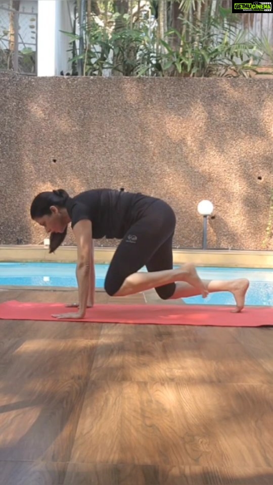 Bhagyashree Instagram - #tuesdaytipswithb New year, new beginnings. Animal Flow, its an integration of yoga, pilates and calesthenics.. a functional exercise routine that helps with mobility, strength and flexibility. Sometimes lethargy kicks in. I had a lot of people asking me why I am not posting mote of my exercise routines..😅.. it was because , honestly I was having a bit of an issue with self motivation... so I decided to get myself a trainer to push me into something challenging. When you have a goal, then its easier to push yourself to achieve a target. . I am going to share my journey with you in the next couple of weeks... hoping that ot motivates you too. @askknatural @mr.yashpatel #animalflow #functionaltraining #workout #core #workoutmotivation #coreworkout #exercise #corestrength #workoutmotivation #fitnessmotivation #bestrong #fitness #domorebemore #exercise #muscles #health #flexibility #mobility #strengthtraining
