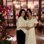 Bhagyashree Instagram – Celebrations !!! Famtime
.
.
A birthday recap of @avantikadassani 2023

#familytime #birthday
#daughterlove #celebratelife #moments #funmood #celebrations