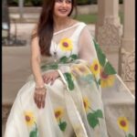 Bhagyashree Instagram - Sunflower Sunday! #indianwear #sarilove #sari #sundaymood☀️ #shoot #bts #sunflowersunday HMU @nishthabhandari Styled @roshni0819 Outfit - @rang_by_shilpa Location @itcrajputana