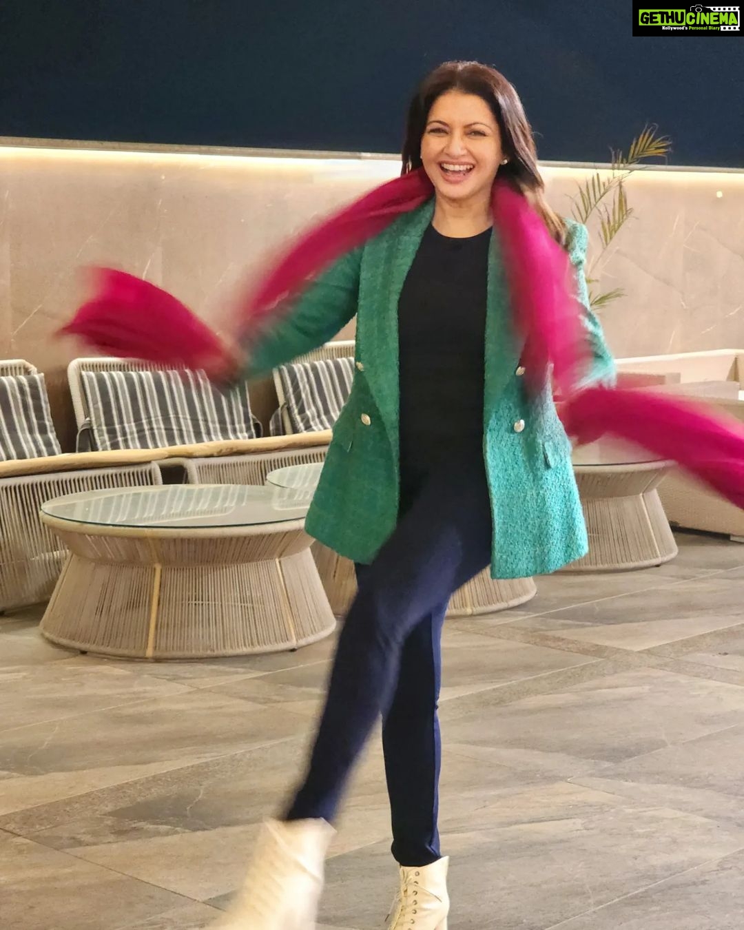 Bhagyashree Instagram - Its beginning to look a lot like christmas now !!🌲🧑🎄 Countdown #christmas 5 days to go. #celebrations #christmas #behappy #spreadsmiles #spreadcheer #spreadjoy #christmascountdown #christmasmood #redgreen 📷@kiranbawaofficial