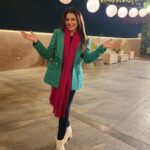 Bhagyashree Instagram - Its beginning to look a lot like christmas now !!🌲🧑‍🎄 Countdown #christmas 5 days to go. #celebrations #christmas #behappy #spreadsmiles #spreadcheer #spreadjoy #christmascountdown #christmasmood #redgreen 📷@kiranbawaofficial