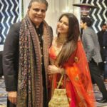 Bhagyashree Instagram - Wedding Diaries contd... #weddingdiaries #lucknow #moments #hubby #bff #menmine #weddingphotography #sareelove #traditional #traditionalwear #saree #indianwear #family #indianweaves #benarasisaree @himallay27