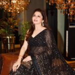 Bhagyashree Instagram - Twinkling in the dark ! #blackmagic #saree #sarilove #aboutlastnight #styling #glamour #blacksaree Styled by @krishi1606