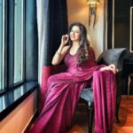 Bhagyashree Instagram – Color of the season.

Styled by @kmundhe4442
Outfit by: @jigarmaliofficial
@fashionbusinessofficials
#red #redsaree #sareelove #saree #glamour #style #click  #photoshoot #strikeapose #beyourownkindofbeautiful #ootd