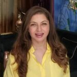 Bhagyashree Instagram - #tuesdaytipswithb Soft n smooth skin can be achieved with simple kitchen ingredients. Recipe. 4/5 slices of cucumber 1 spoon of rice 1 teaspoon of saunf 2 tablespoons of aloevera or aloegel 2 tablespoon olive oil Grind in a mixer This scrub can be stored in the fridge for about a week. Use on hands and feet to have soft smooth skin. Always do a test patch for allergies. #beauty #beautytips #kitchenhacks #naturalingredients