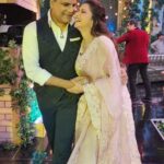 Bhagyashree Instagram - Throwback Thursday #throwbackthursday #hubbynme #onset #bts #reelfeel #us #together #dance #couplegoals #thursdaythrowback #smartjodi @himallay27