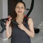 Bhagyashree Instagram - #tuesdaytipswithb Getting better n stronger day by day.. the mantra is never to give up. Many of you know my journey of prioritizing wellness, but for those who don't... there was a time I couldn't move my right hand at all and I was told that I would require surgery. However, I do believe that the body can heal itself and with discipline, dedication, persistance and preserverance miracles happen. Pull ups on the trx help to maintain the strength n mobility of my scapula. The trx can be put up anywhere in your house, on a wall or even a tree. There are scores of exercises that you can do with it. This is just one of them. Do check out my youtube for more. #exercise #workoutmotivation #exercisemotivation #scapula #scapularmobility #strength #mobility #trx #trxworkout #trxpullups