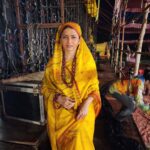 Bhagyashree Instagram - Ek mein roop anek! My Ayodhya visit was so eventful to say the least. Did darshan of #ramlalla #hanumangarhi and even took part in the Ram leela as MaShabri. Yeh bhi kar liya! Transported into a different era, a different zone, connecting to the roots, understanding the scriptures, life in Ayodhya.... lucky to have had this experience during Navratri. #ayodhya #ramleela #throwbackthursday #traveldiaries #ramayan #shabri #stage #uttarpradesh #incredibleindia #festival #navratri Ayodhya City