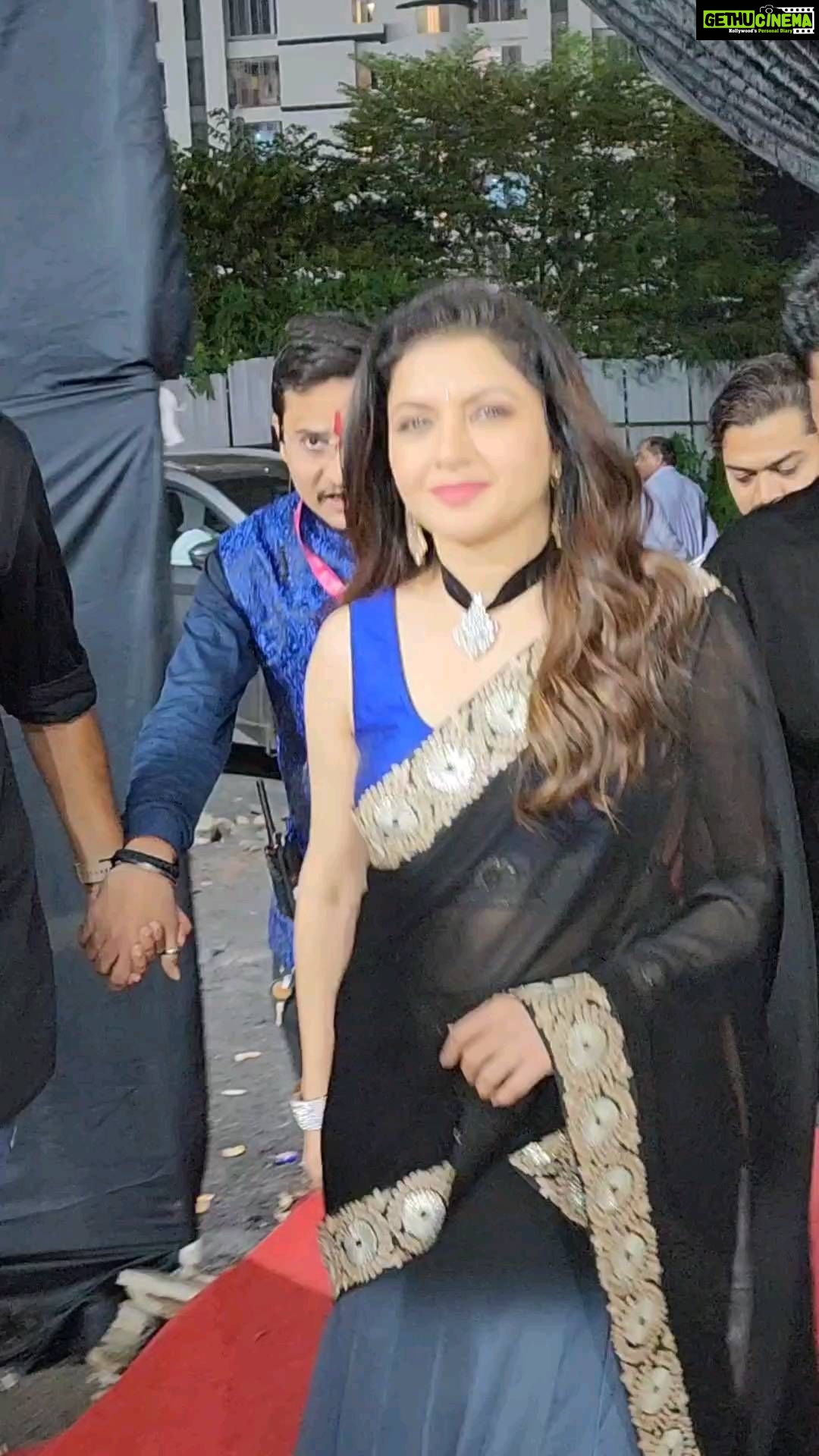 Bhagyashree Instagram - Navratri celebrations. Offering prayers to Devi Chandraghanta, who represents emotional balance and keeps us rooted to the basics. 3rd day is tritiya and wearing the colour blue stands for royalty, elegance, the warmth of trust worthiness and reliability. #navratri #celebration #festivalsofindia #festival #blessings #blue #prayers #goddess