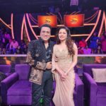 Bhagyashree Instagram - And Its a wrap !!! What a funfilled, entertaining super exciting finale of #didsupermoms it was ! I thouroughly enjoyed my first tryst as a judge on this show. To encourage and applaud all the moms and to connect with all the viewers of this extemely positive show, was wonderful. Also got to meet so many of my friends from the industry too. Do watch it on @zeetv @zee5 @govinda_herono1 @neena_gupta @rashmika_mandanna @ijaybhanushali