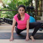 Bhagyashree Instagram - #tuesdaytipswithb Walking is a great exercise.. but as you age.. you will need something a little more than that to keep you active and agile. These are simple exercises that you can start with at home to help you get strong and maintain mobility. #functionaltraining #homeworkout #workoutmotivation #coreworkout #exercise #corestrength #legworkout #workoutmotivation #fitnessmotivation #bestrong #fitness #domorebemore #exercise #muscles #health #flexibility #mobility #strengthtraining