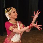 Bhagyashree Instagram - #flashbackfriday When the student is ready the teacher appears...... but in this case.. I wasn't prepared at all. A dance form that requires years of training & dedication.. how could I possibly learn it in a week.. even if it was just a 5min sequence.... and at my age😅🙆‍♀️ I have to thank @tupai_shilpi for being patient and a wonderful teacher.... for me to even achieve what happened to be a graceful if not perfect performance. #memories #nevergiveup #teacher #dance #indiandance #bharatnatyam #bts #shoot