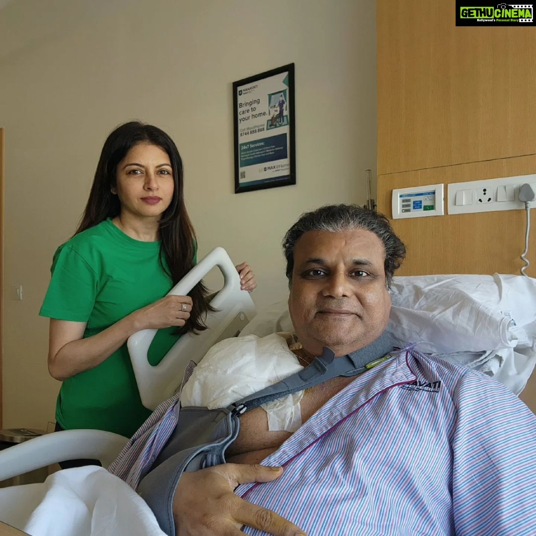 Bhagyashree Instagram - Hubby is backn smiling! Keyhole surgery for the shoulder rotator cuff muscle explained. It was a 3cm tear that needed to be stitched back. The rotator cuff is responsible for the movement of your arm.. the only joint that gives you a 360° rotation. When the tendons n muscle holding that get torn, the blood getting supplied to the arm reduces and the arm can loose complete movement Dr.Gautam Tawari from @nanavatihospital explains what had to be done. Thank you to CEO Mangla Dembi for changing the structure, approach and service of Nanavati Max Hospital..Complete clarity to the patient on all procedures, excellent doctors & post op care. #surgery #operation #patientcare #hospital @nanavatihospital Nanavati Max Super Speciality Hospital